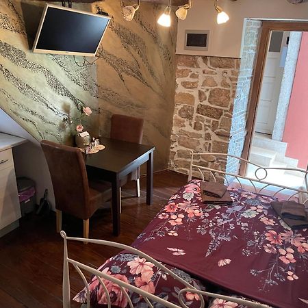 Rooms Da Angelica Old City โรวีน ภายนอก รูปภาพ
