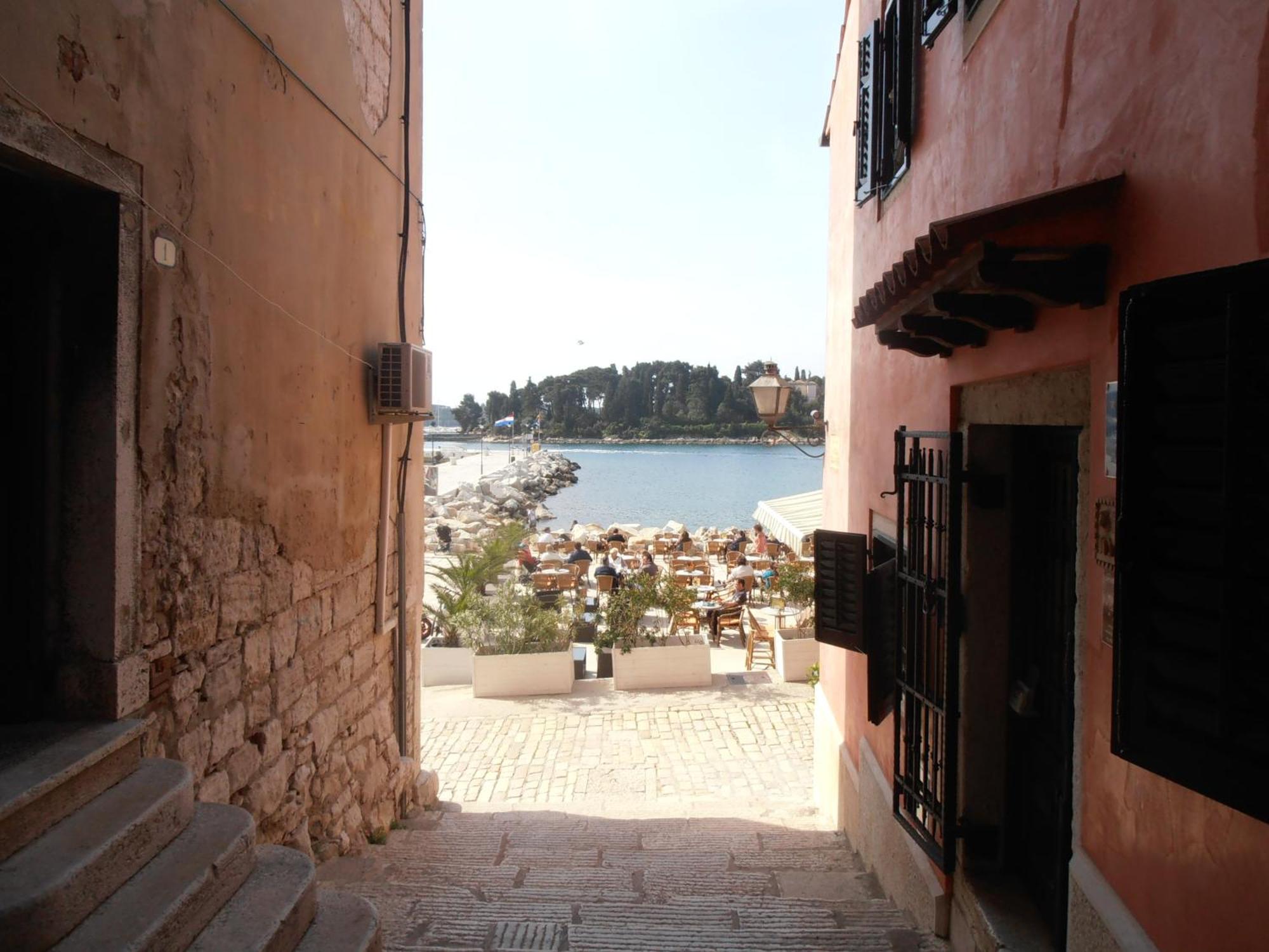 Rooms Da Angelica Old City โรวีน ภายนอก รูปภาพ