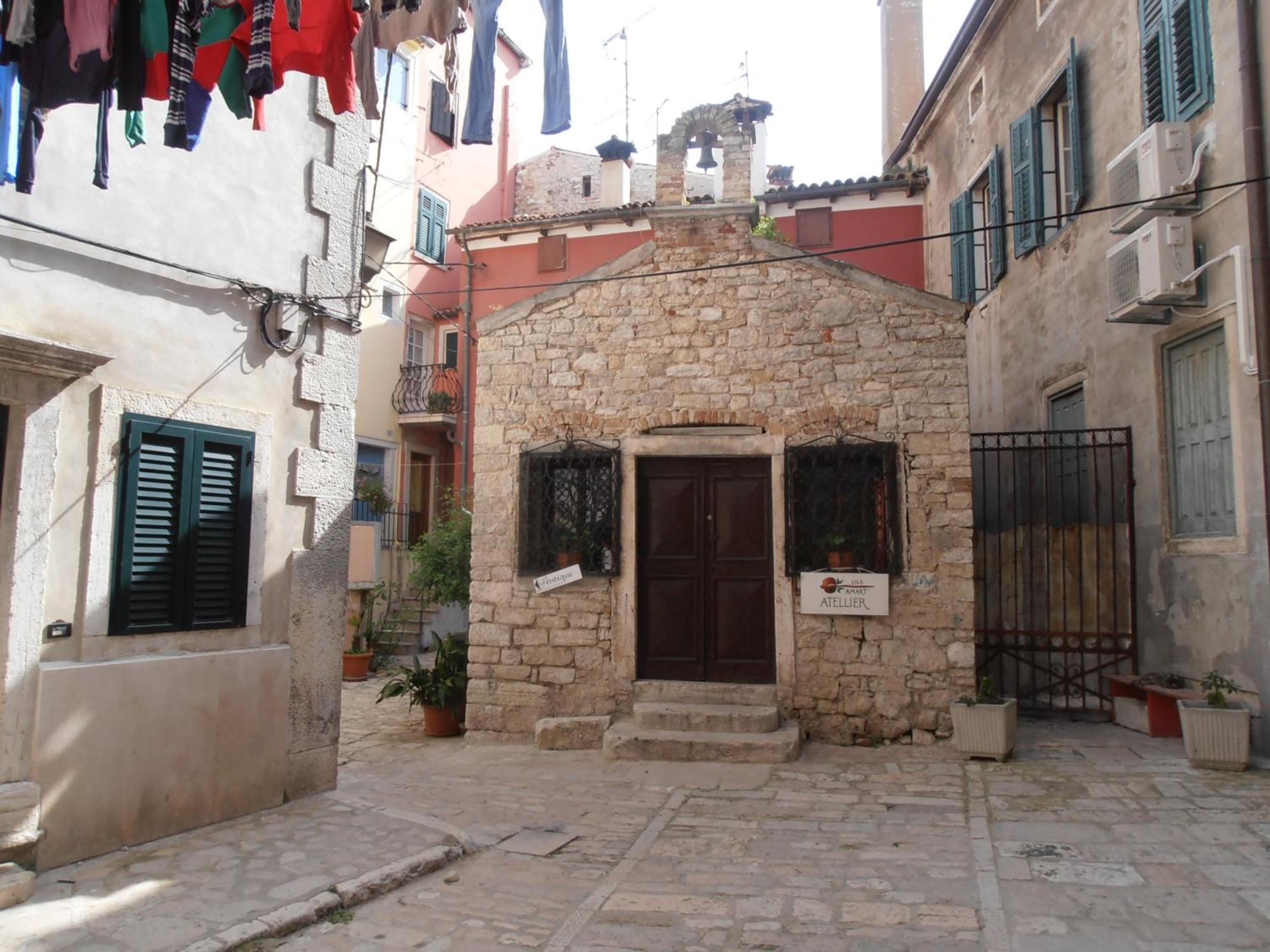 Rooms Da Angelica Old City โรวีน ภายนอก รูปภาพ