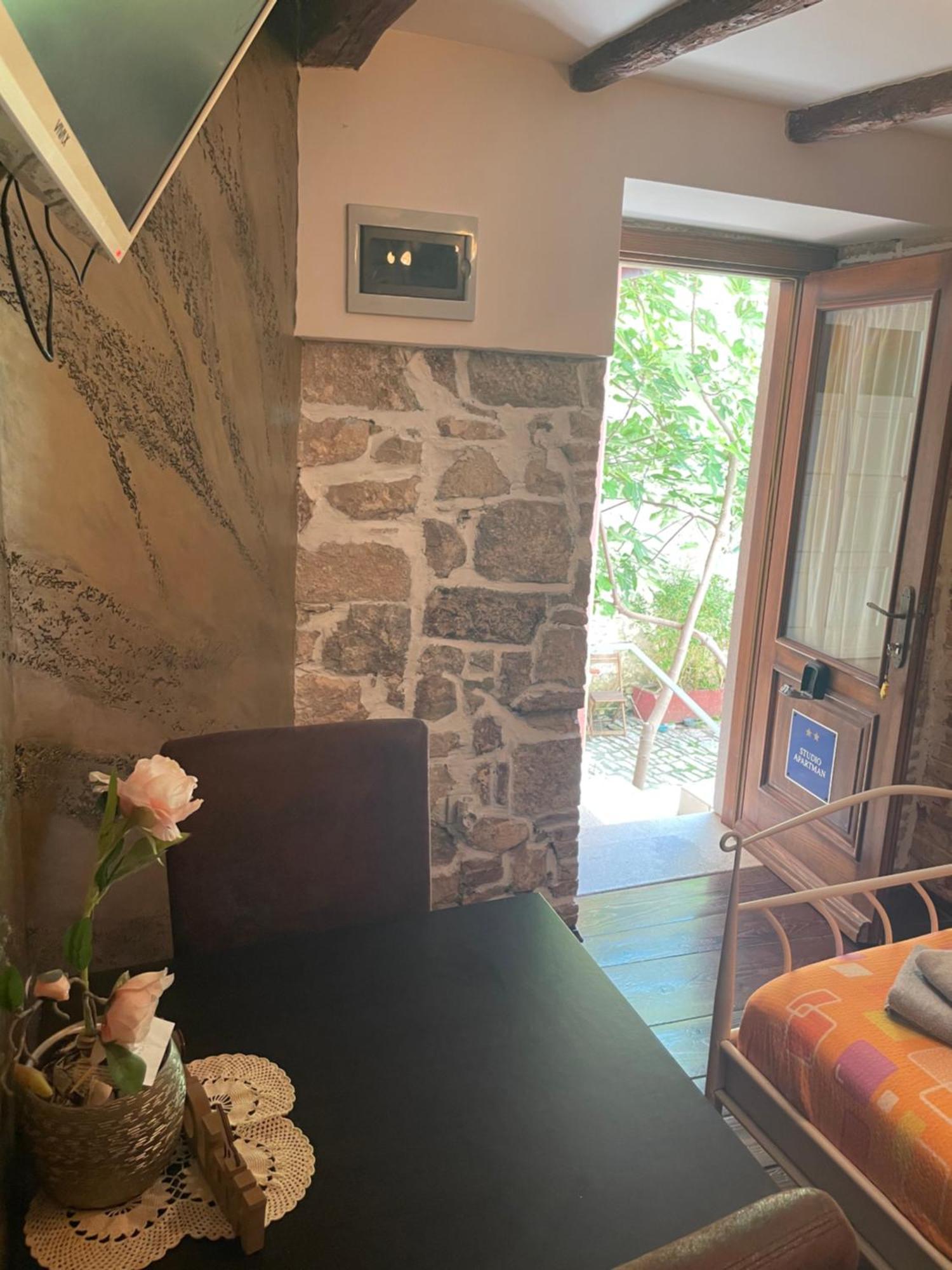 Rooms Da Angelica Old City โรวีน ภายนอก รูปภาพ