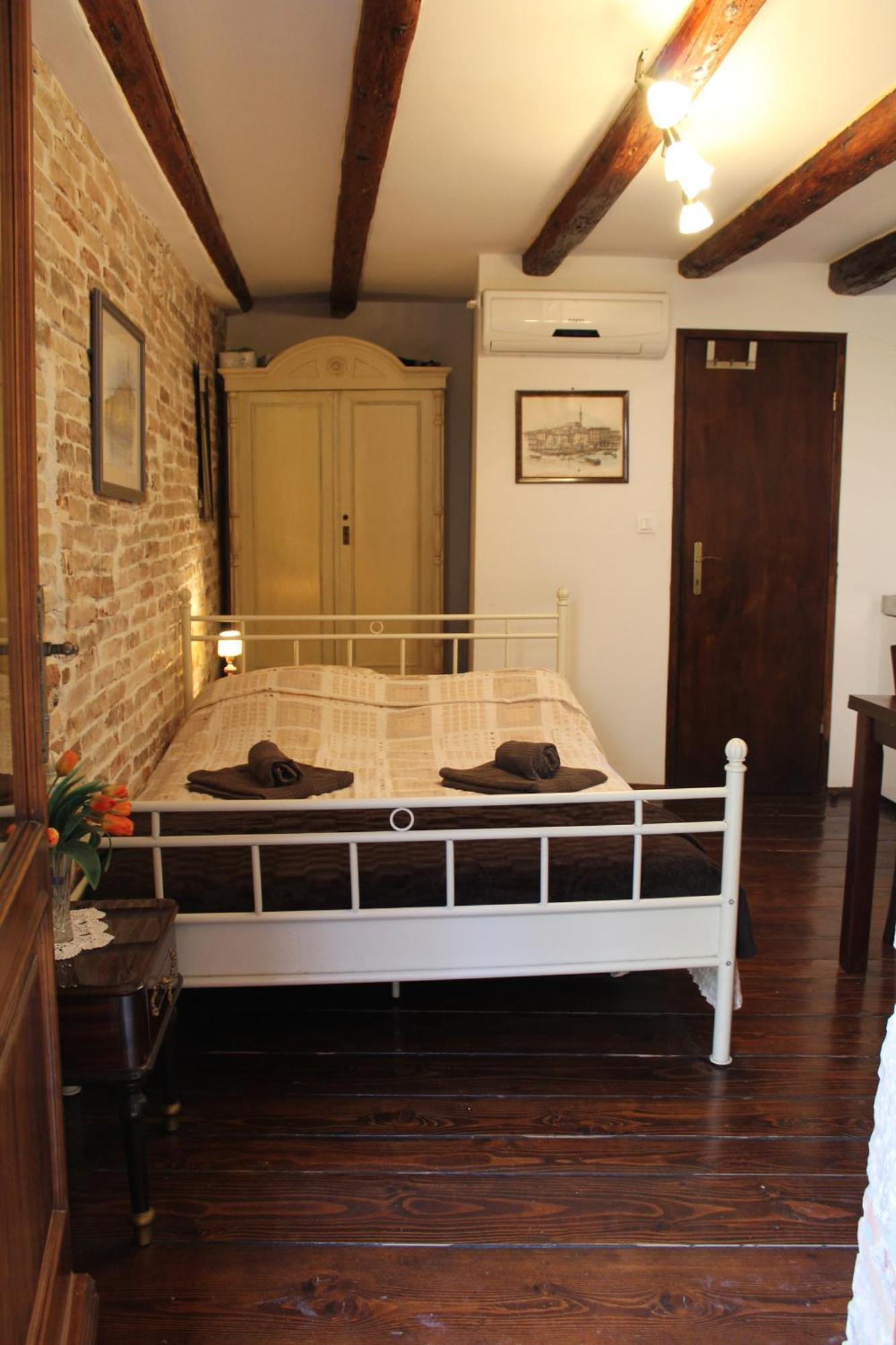 Rooms Da Angelica Old City โรวีน ภายนอก รูปภาพ
