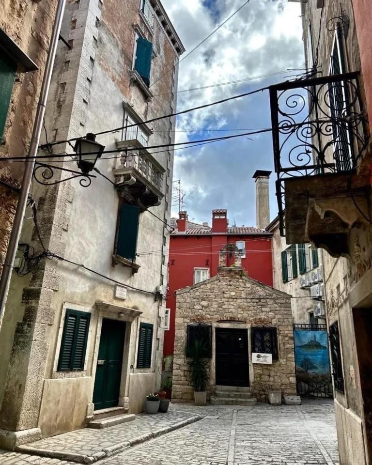 Rooms Da Angelica Old City โรวีน ภายนอก รูปภาพ